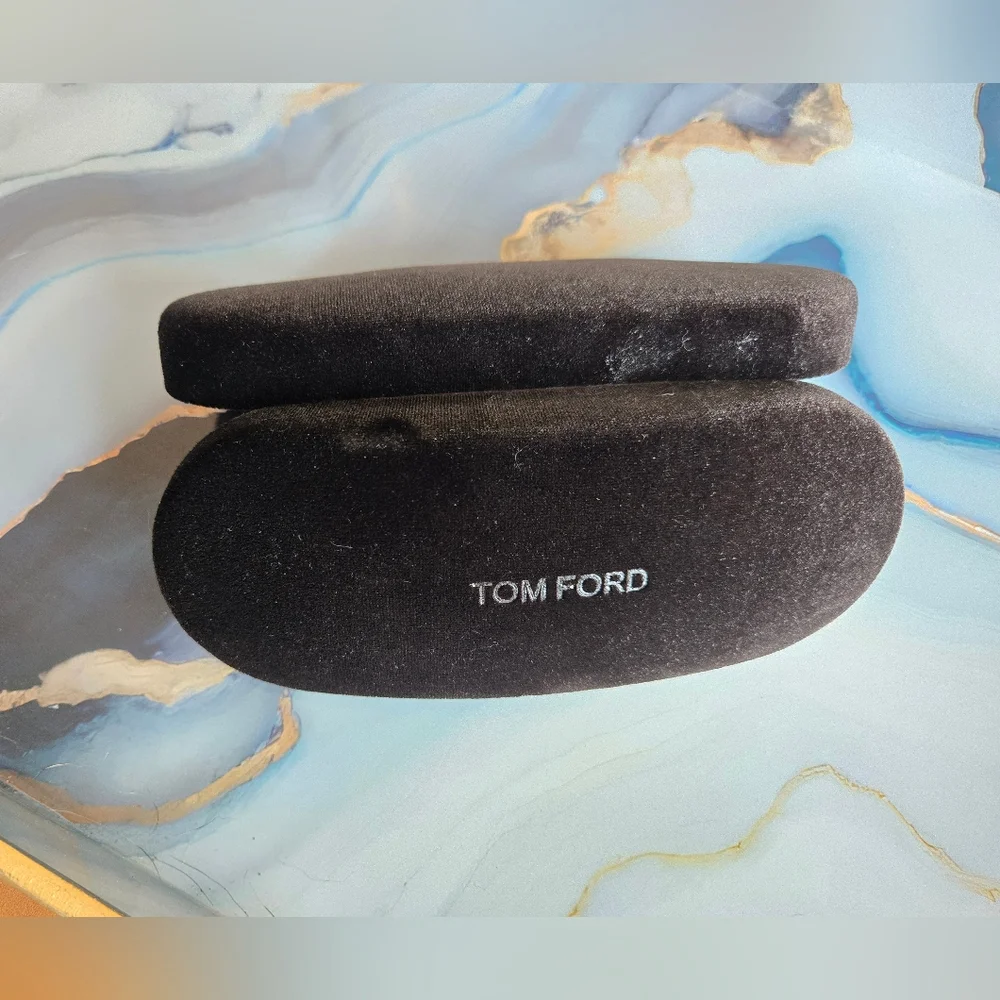 Tom Ford• Brown Velvet Case